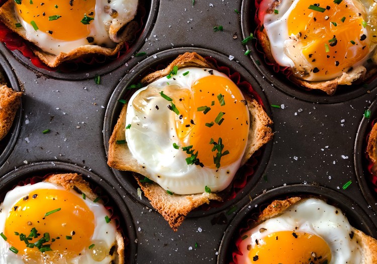 Atsibodo tradiciniai įdaryti kiaušiniai? Prancūziškas velykinio patiekalo receptas