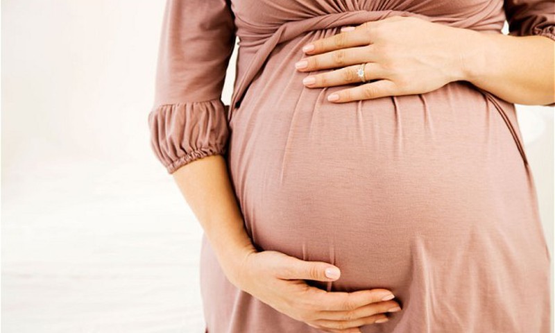 Ar reikia nėštukei gydytis pienligę: atsako ginekologė