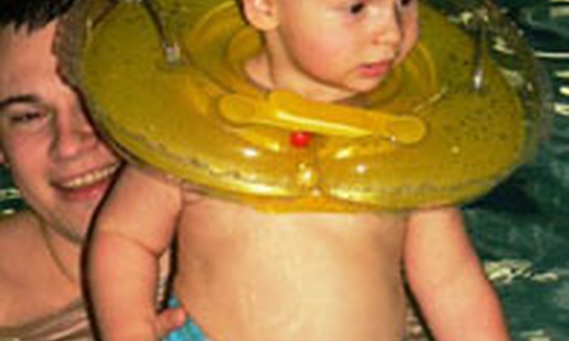 Per Kalėdas - baseine su Huggies Little Swimmers!