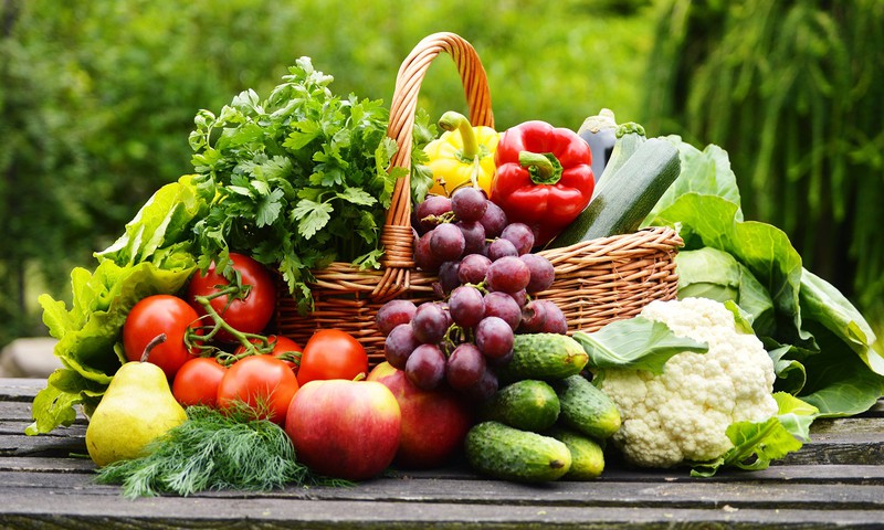 Ranka pasiekiami vitaminai: ką valgyti šį sezoną?