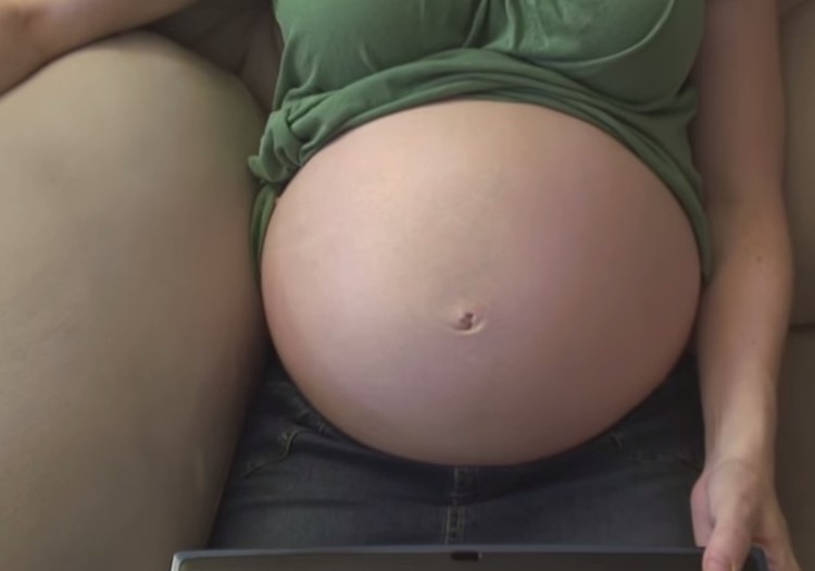 VIDEO: kaip juda vaikutis mamos pilvelyje