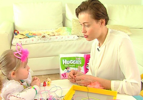 VIDEO Šeimadienis su Aiste Jasaityte-Čeburiak bei jos gražuolėmis dukrytėmis