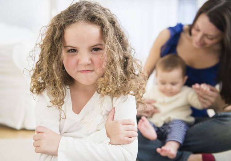 Vaikų ir paauglių psichologė Asta Blandė: kaip išvengti pavydo sukeliamo skausmo?