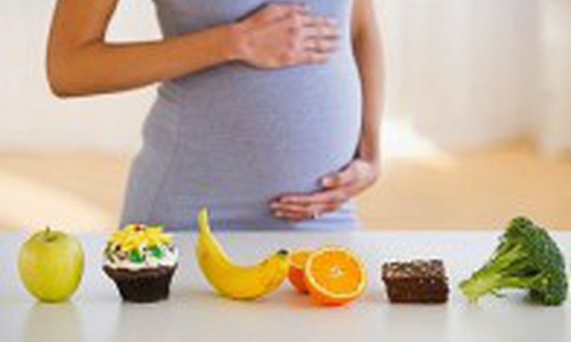Ko nepatartina valgyti nėštumo metu?