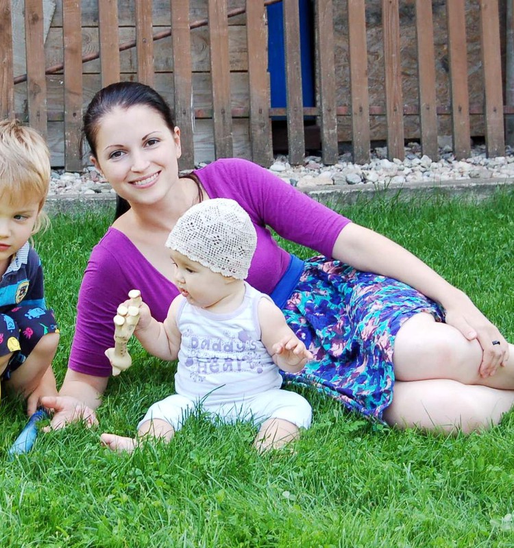 Versli mama Meda verslą pradėjo pasiuvusi sūnui nešynę