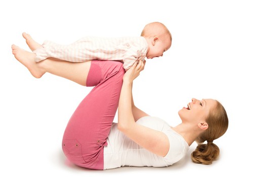 Kaip susigrąžinti formą po gimdymo? Pataria kineziterapeutė