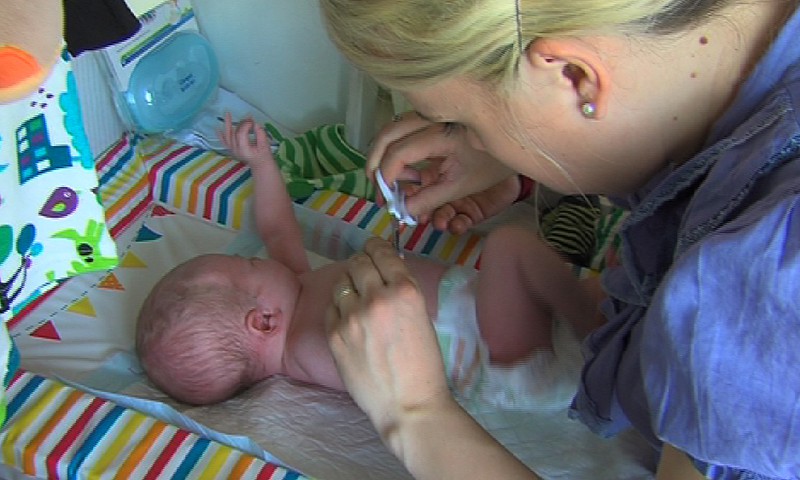Kada ir kaip tinkamai kirpti kūdikiui nagučius: pataria akušerė