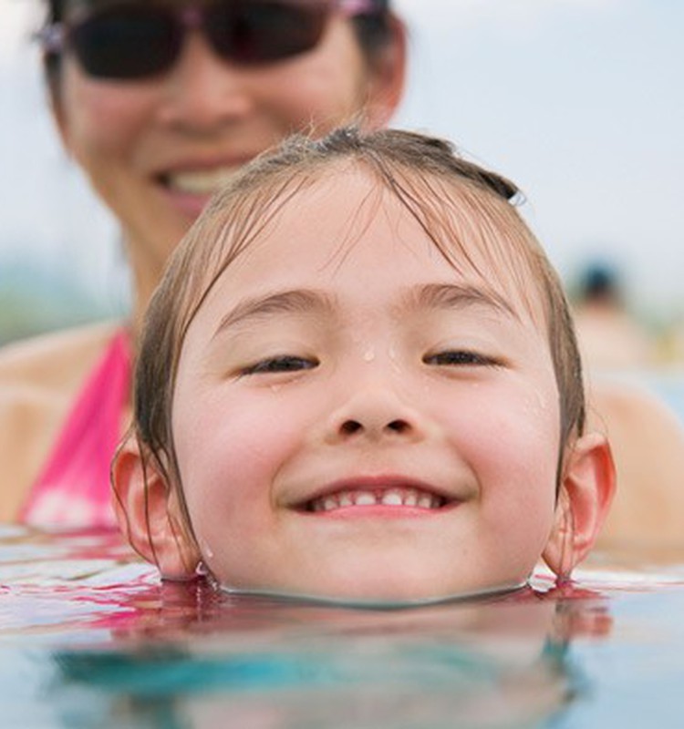 Kaip išmokyti vaiką plaukti? 5 patarimai