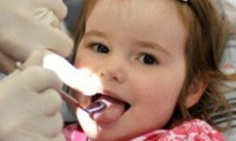 Kaip įkalbėti 4-metę vizitui pas odontologą