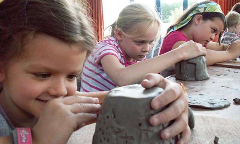 TURIME VIETŲ rytojaus "Mamyčių klubo" susitikime: keramikos pamoka su vaikais!