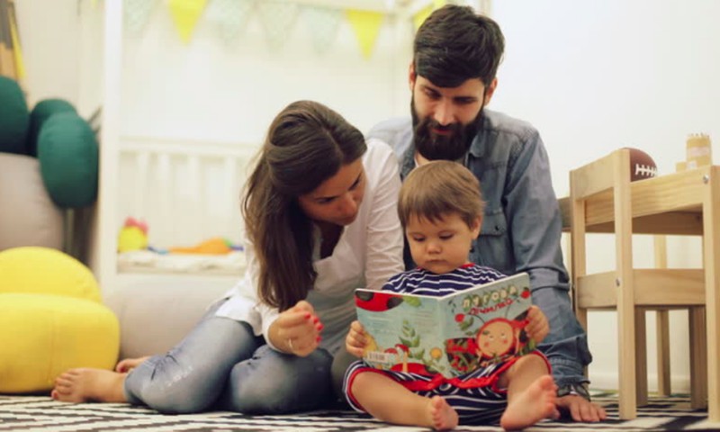 Kodėl svarbu skaityti vaikui nuo gimimo?