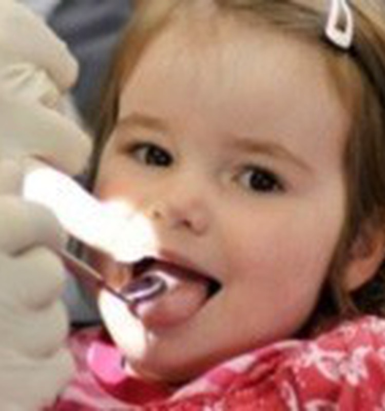 Ar turi vaikui iškristi krūminiai dantukai?
