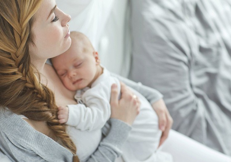 Sūpuojame ir nuraminame kūdikį: kaip teisingai tai daryti?