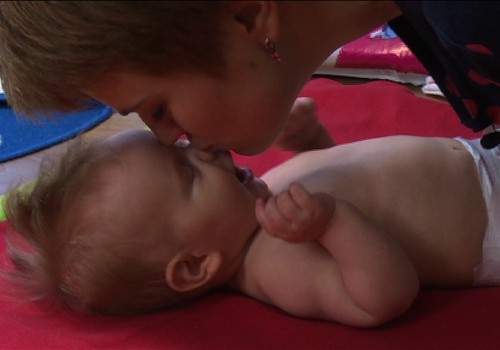VIDEO "Super mažylė": Kaip atlikti kūdikiui masažą?