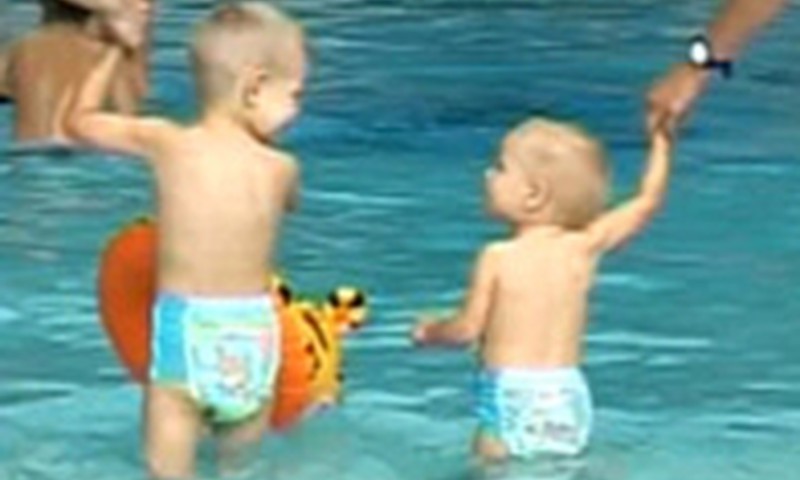 Vandenyje mažiesiems Huggies Little Swimmers - nepamainomi!