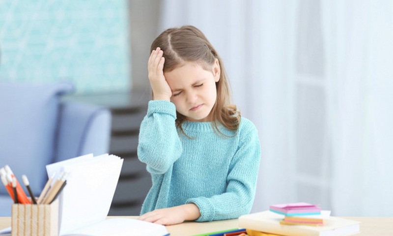 7 esminės priežastys, kodėl vaikams skauda galvą
