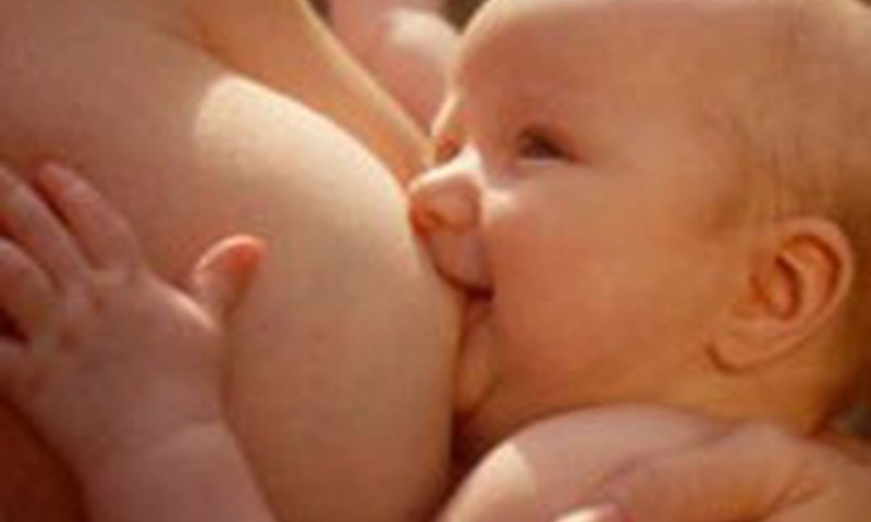 Kaip žinoti, ar kūdikis pasisotina motinos pienu?