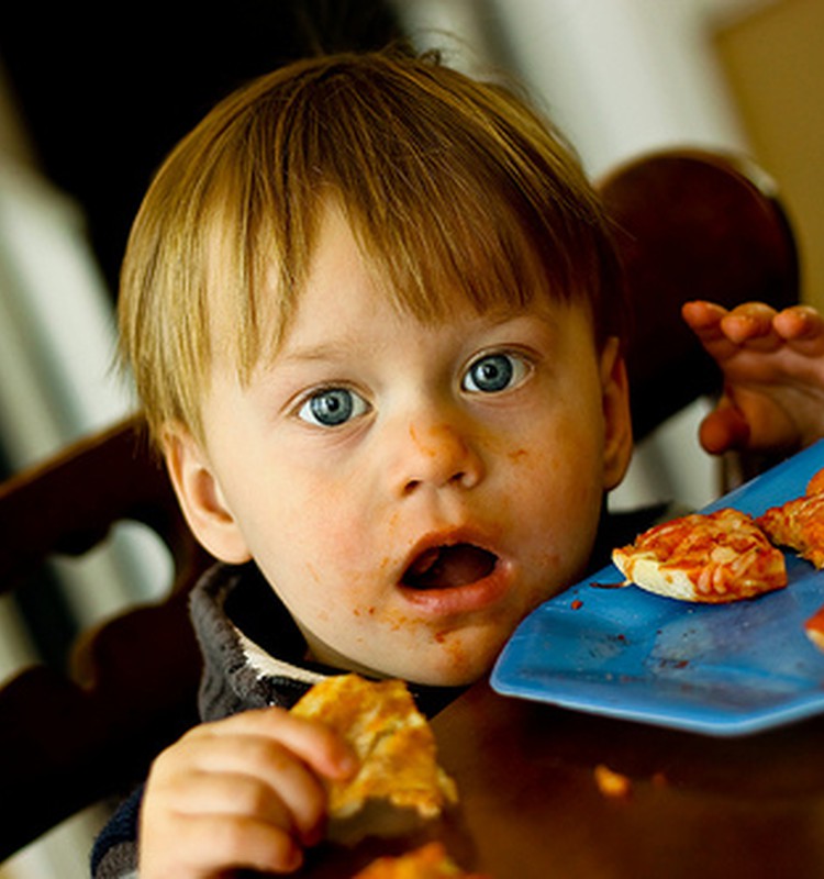 Kaip mamai suprasti, kad vaikas persivalgo? 