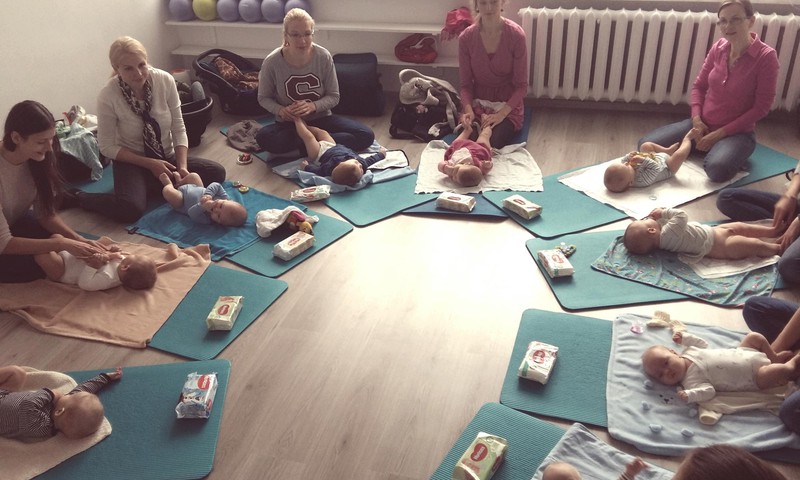 FOTO reportažas iš kūdikių masažo seminaro su kineziterapeute Viktorija