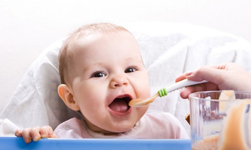 3 taisyklės apie tinkamą kūdikio maitinimą