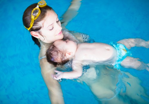 Dalyvauk viktorinoje ir laimėk kvietimą į baseiną su kūdikiu: V DIENA