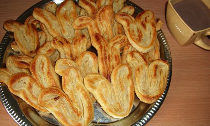 Sluoksniuotos tešlos sausainėliai "palmjerai"