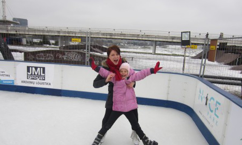 Ledo čiuožyklą prie Baltojo tilto jau išbandėme!