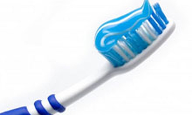 Dantų pasta padeda nusideginus ar naikinant spuogus