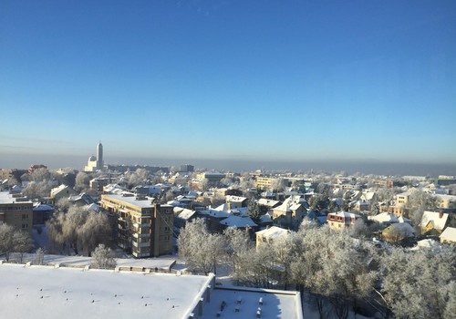 Atėjus ankstyvai žiemai, specialistai primena apie paslydimų pavojų