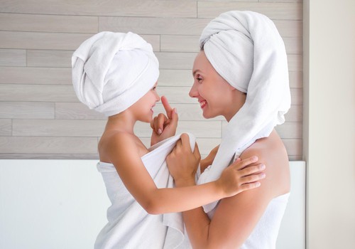Mamos patirtis: 7 kosmetikos priemonės, kurias pravartu turėti vasarą