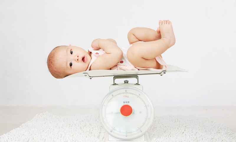 Kaip elgtis, kai kūdikis priauga per mažai svorio?