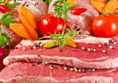 Penki gydytojo patarimai, padėsiantys išvengti apsinuodijimo mėsa