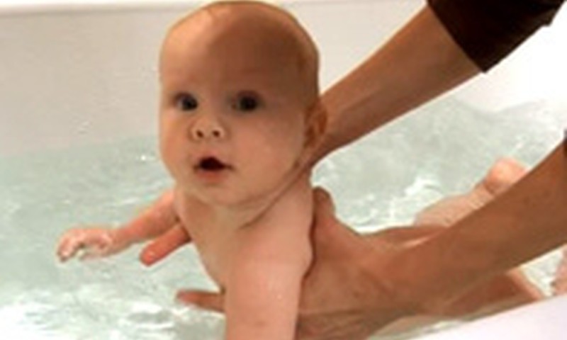 Kaip tinkamai maudyti kūdikį?