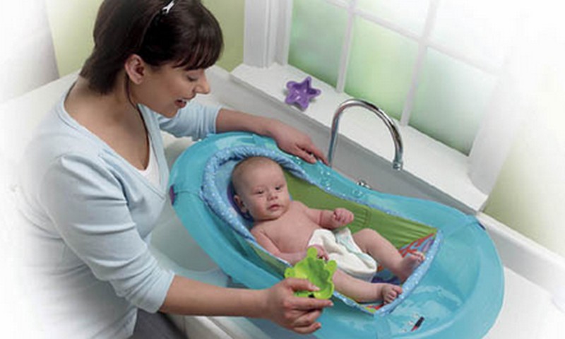 Tinkama temperatūra kūdikio maudynėms: kaip jūs nustatote?
