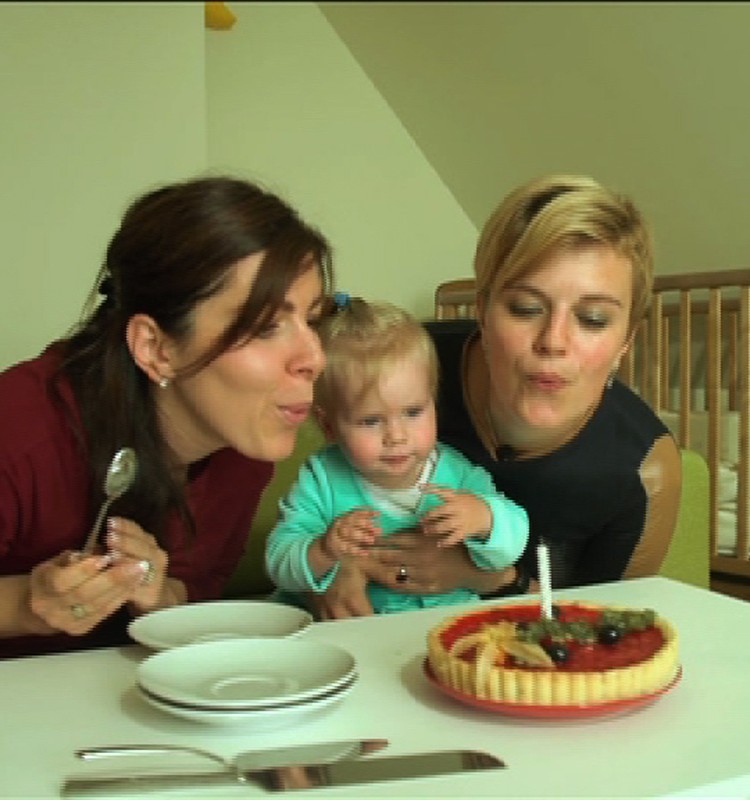 TV Mamyčių klubas 2016 10 02: Super mažylės tortadienis, kūdikio vystymas ir mažylio garderobas