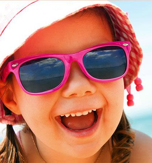 Ar būtini vaikams akinukai nuo saulės?