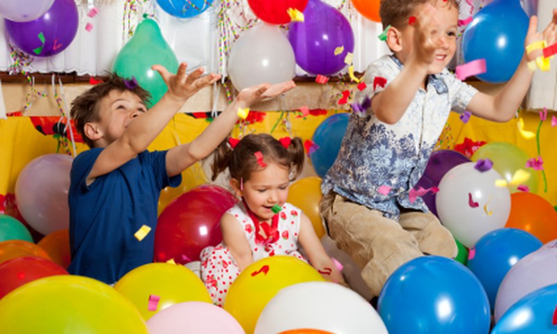 4 Mamyčių klubo vaikai šiandien švenčia gimtadienius!