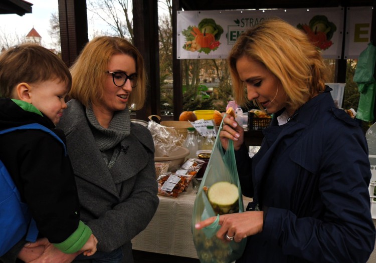 TV laida "Mamyčių klubas" 2017 04 30: renkame nešioklę kūdikiui, vaistažolių arbatos vaikams, šį sezoną tinkamiausios daržovės