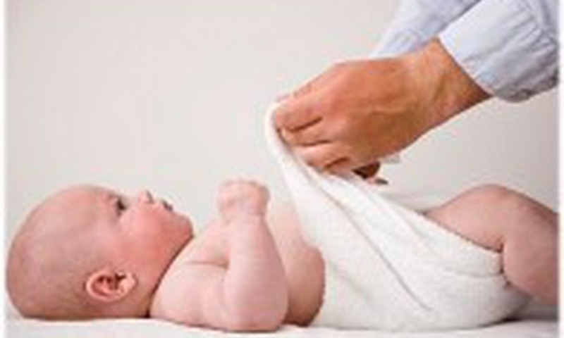Kaip apsaugoti kūdikį nuo sauskelnių dermatito: patarimai 