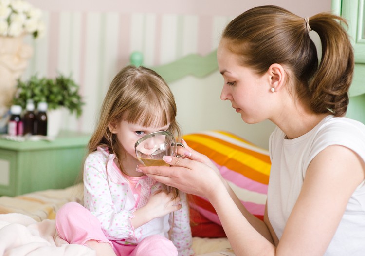 Žolelių arbatos mažiems vaikams: kaip ir kada jas gerti