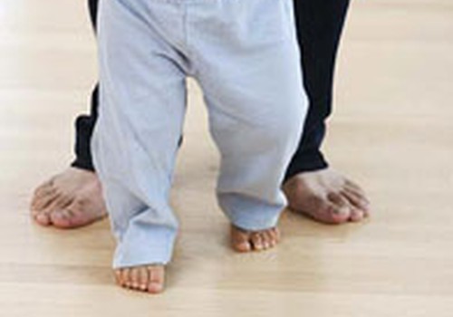 Vaikščiojimas basomis stiprina pėdutės raumenis