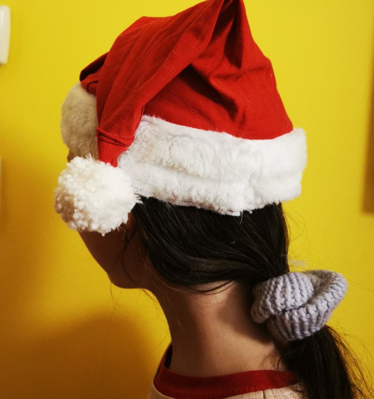 Vaikas jau turi nykštuko kepurėlę