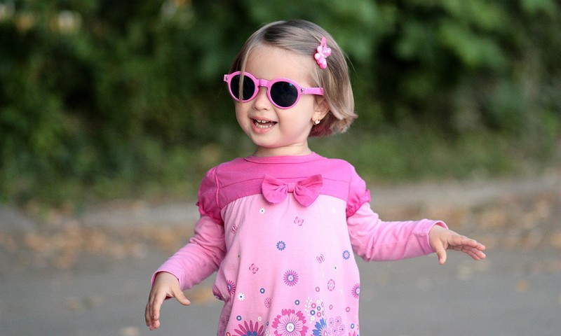 Ar vaikams reikia akinių nuo saulės?