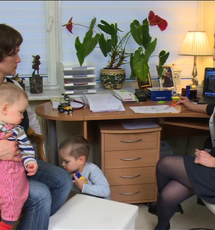 TV Mamyčių klubas 2016 02 20: apie kūdikių masažą, nagučių lakavimą ir vitamino D trūkumą 
