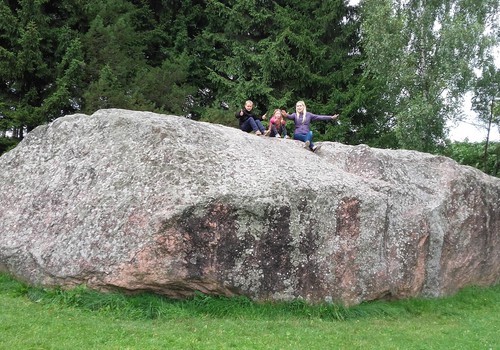 Barstyčių akmuo-Truikinių šaltinis-Apuolės piliakalnis-Mosėdžio akmenų muziejus-Orvidų sodyba
