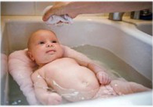 Ką MK mamytės naudoja maudydamos mažylius?