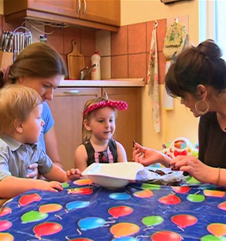 TV Mamyčių klubas 2013 06 15: naudingi saldumynai, kūdikių nardymas ir ausyčių priežiūra