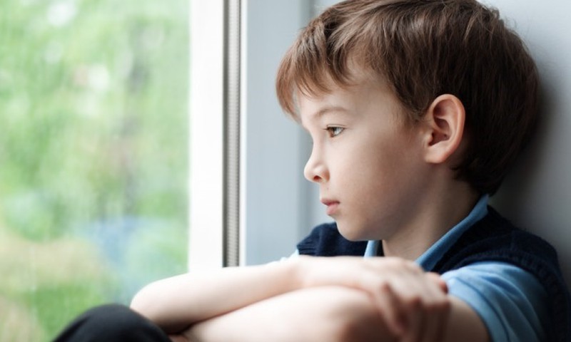 Kaip vaikas išgyvena netektį, priklauso nuo suaugusiųjų: psichologo patarimai