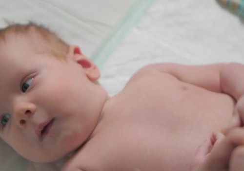 VIDEO: Kūdikio vystymasis antrąjį gyvenimo mėnesį