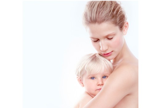 Dermatologės patarimai, kaip prižiūrėti sausą kūdikių odą nuo pirmųjų dienų